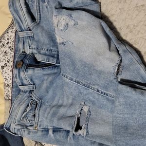 Women's distressed skinny jeans